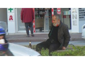 Sokağa çıkma yasağını delmekle kalmadı gündüz vakti refüje çilingir sofrası kurdu