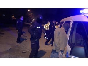 Ters Şeritten Giderken Polisten Kaçtı, Yakalanınca Ağlamaya Başladı