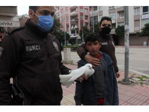 Sokağa Çıkma Kısıtlamasında Güvercinle Yakalandı