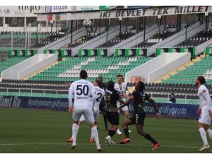 Süper Lig: Yukatel Denizlispor: 0 - Ankaragücü: 2 (İlk Yarı)