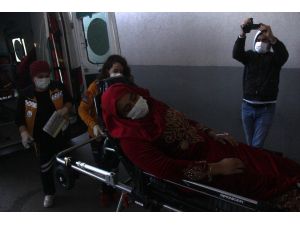 Kıskançlık Krizine Girip Eşini Banyoda Bıçakladı