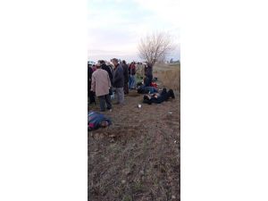Sağlık Ve Askeri Personeli Taşıyan Minibüs Şarampole Devrildi: 1 Ölü, 7 Yaralı