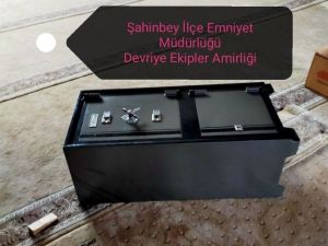 Camiden Yardım Kasası Çalan Hırsız Yakalandı