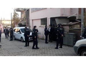 Rehin Aldığı Annesini Öldürdü