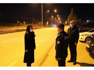 Çal Kaymakamı, Görevi Başındaki Polis Ve Jandarma Ekiplerinin Yeni Yılını Tebrik Etti
