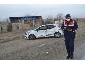 Konya’da Kamyon İle Otomobil Çarpıştı: 3 Yaralı