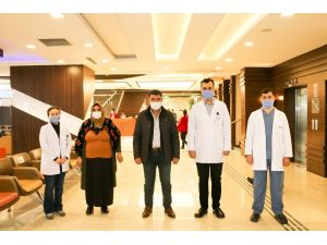 38 Yıldır Boynunda Kistle Yaşadı