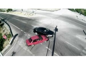 Osmaniye’deki Trafik Kazaları Kameralara Yansıdı