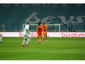 Süper Lig: Konyaspor: 0 - Galatasaray: 0 (Maç Devam Ediyor)