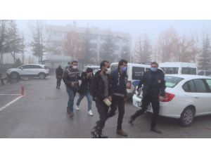 İlişkiye Girmek İçin Villaya Giden Yaşlı Adam Kabusu Yaşadı