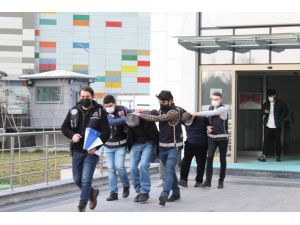 Fetö’nün Gaybubet Evinde Yakalanan Eski 2 Emniyet Müdürünün Sorgusu Sürüyor