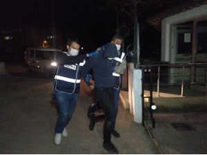 Çalıntı Araçla Kaçan Şahıs Ormanlık Alanda Saklanırken Yakalandı