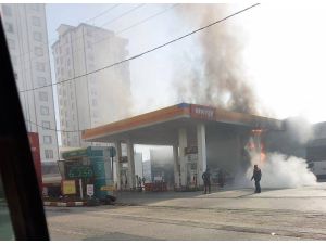 Akaryakıt İstasyonunda Yangın Paniği: 2 Yaralı