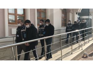 Fetö Yalanıyla 160 Bin Lira Dolandıran 6 Şüpheli Yakalandı