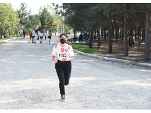 Toroslar’da ‘3 Ocak Kurtuluş Kupası Bayrak Yarışı’ Düzenlendi