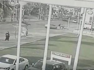 Kaldırımda Duran Çocuklara Çarptı, "Şekerim" Var Deyip Serbest Kaldı