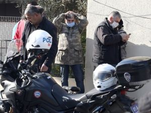 Kısıtlamada Sokağa Çıkan Motosikletli Kaçarken Yaşlı Adama Çarptı