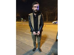 Ceza Yememek İçin Taksinin Bagajında Yolculuk Yaparken Polislere Yakalandı