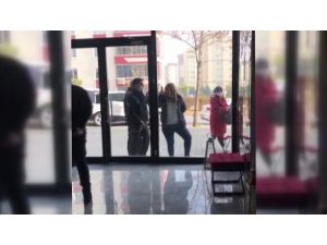 Yine O Kadın, Bu Kez Güzellik Merkezinde Olay Çıkardı