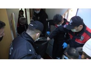 Kafasına Poşet Geçirilmiş Halde Ölü Bulunan Şahsın İntihar Ettiği Şüphesi Üzerinde Duruluyor