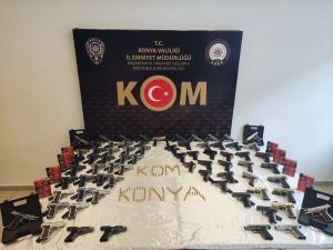 Konya’da Araçtan 73 Adet Tabanca Çıktı