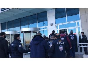 Adana’da Yasa Dışı Bahis Oynatan 7 Kişi Tutuklandı