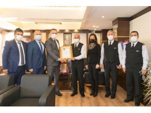 Antalya İl Jandarma Komutanlığı’na ‘2020 yılının Kurumsal Kan Bağışçısı Altın Ödülü’