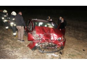 Otomobil İle Yolcu Otobüsü Çarpıştı: 1 Ölü