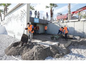 Fırtına Konyaaltı’nda 100 ağaca zarar verdi