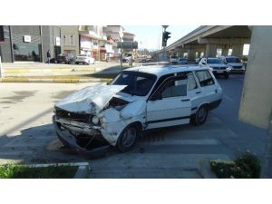 Kırmızı ışık ihlali kazası: 1 yaralı