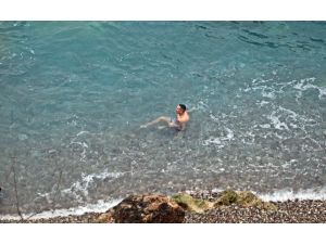 Antalya’da deniz suyu, hava sıcaklığının iki katına çıktı