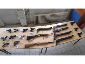 Kahramanmaraş’ta 63 Silah Ele Geçirildi