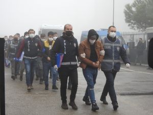 Sahte Hesaplarla 39 İlde 80 Kişiyi Dolandırdılar