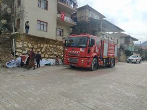 Yangın Var Dedi, Mahalleli Paniğe Kapıldı