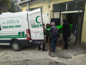 Arkadaşının Evinde Ensesinden Vurularak Öldürüldü