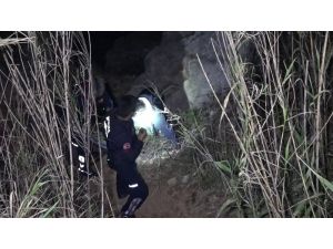 Amatör balıkçı cep telefonun şarjı bitince falezlerde mahsur kaldı