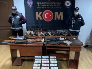 Evini Silah Üretim İmalathanesine Çevirmiş