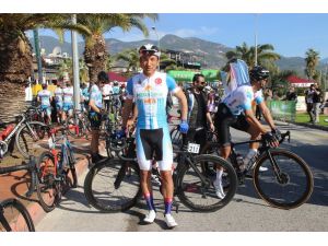 Alanya’da 16 Ülkeden 170 Sporcu Pedal Çevirdi