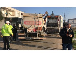 Yakıt Tankeri Çöp Kamyonuna Çarptı, Temizlik İşçisi Hayatını Kaybetti