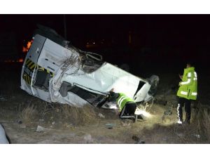 Konya’da Otomobil İle Minibüs Çarptı: 4 Yaralı