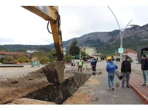 Kemer Kuzdere’de alt yapı çalışması sürüyor