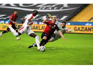 Süper Lig: Gaziantep Fk: 0 - Göztepe: 0 (İlk Yarı)