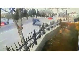 Otomobilin Çarptığı Motosiklet Sürücüsü Kurtarılamadı