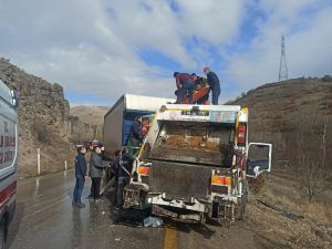 Başkent’te Tır İle Çöp Kamyonu Çarpıştı: 6 Yaralı