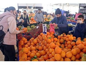 Aşırı sıcaklar Antalya’nın dünyaca ünlü portakalını üç kat büyüttü