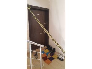 Karısının Boğazını Çocuklarının Gözü Önünde Keserek Öldürdü