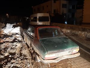 Bahçeden Otomobil Çaldılar Jasat’a Yakalandılar