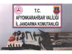 3 Bin Yıllık Vadideki Kalede Define Arayan 5 Kişi Suçüstü Yakalandı
