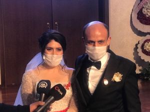 Denizlili Evsiz Çiftin Nikahını İstanbul Valiliği Kıyıp, Evlerini Kurdu