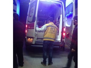 Isınmak İçin Yaktığı Ateşin İçine Attığı Tüfek Fişeği Patlayınca Yaralandı
